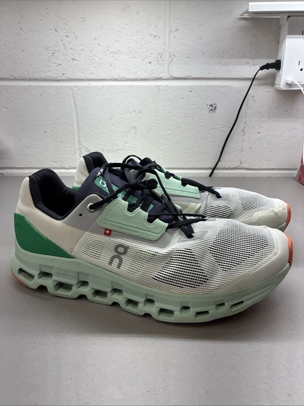 Mens On Cloudstratus White Mint Green Blue Size 12.5 Cloudtec Helion